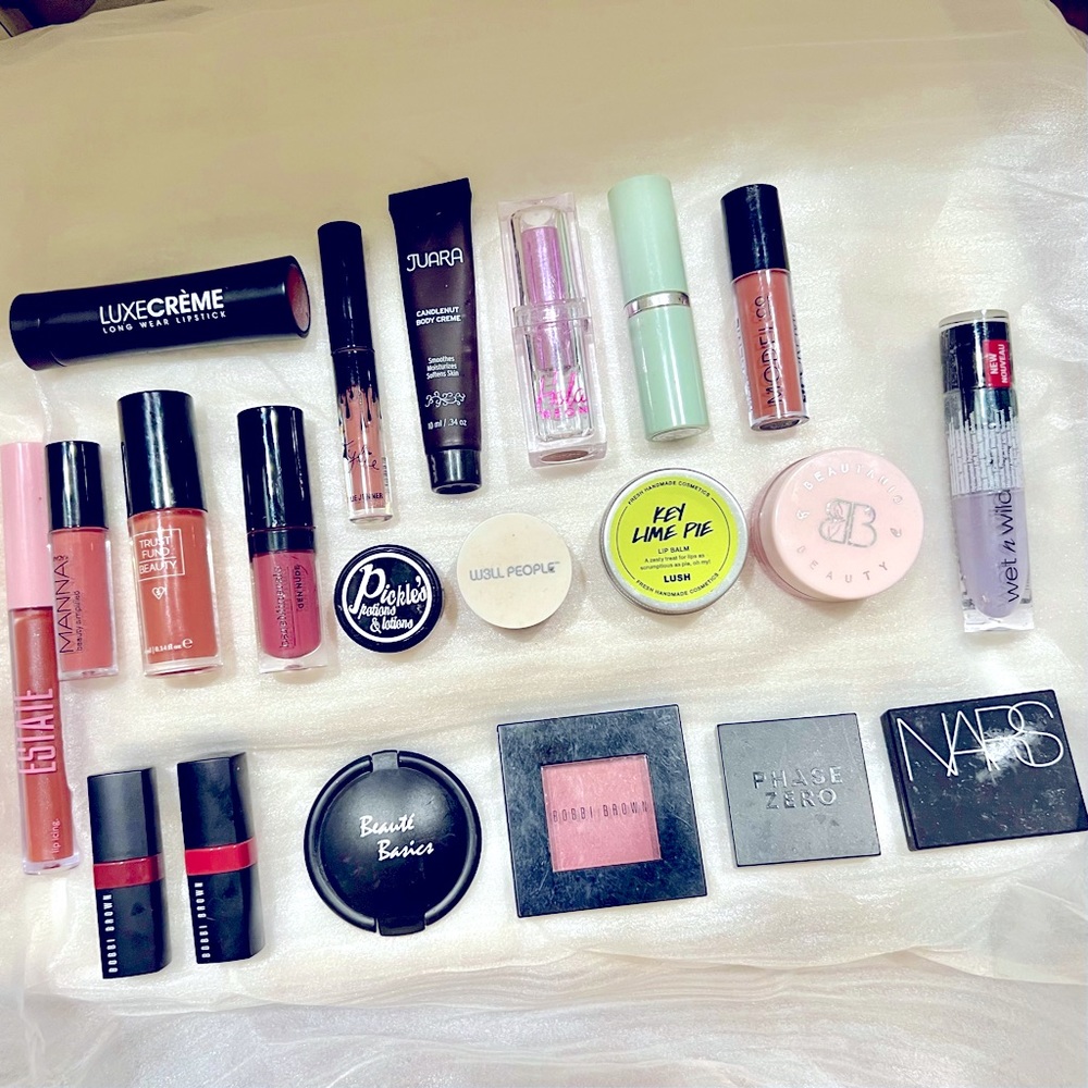 21 piece Makeup Lot Kylie Bobbi Brown LUSH NARS lipstick blush balm lip gloss